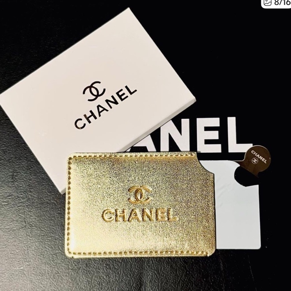 CHANEL Metallic Gold Card Holder - Picture 3 of 5